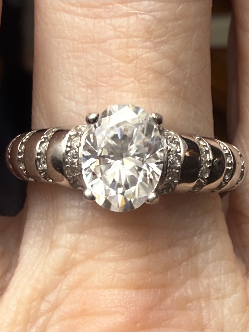 GRA CERTIFIED MOISSANITE DIAMOND Oval solitare 925 Sterling Silver GORGEOUS ring
